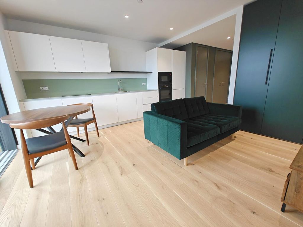 Property photo 1 of 10 Kitchen