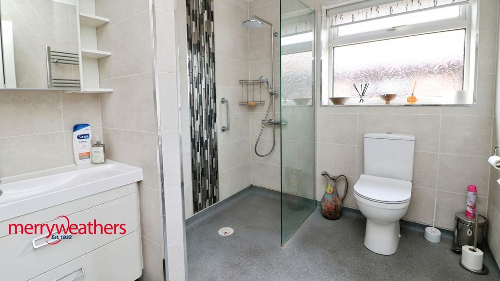 Property photo 2 of 16 Shower Room