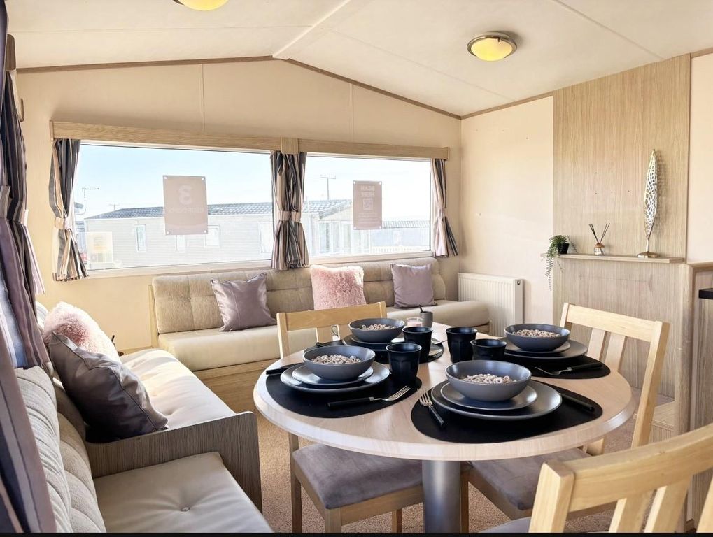 Property photo 1 of 13 Car0052570 - Static Caravan