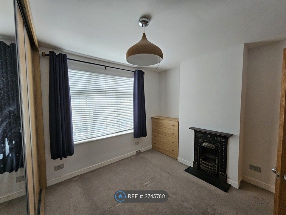 Property photo 3 of 8 Bedroom