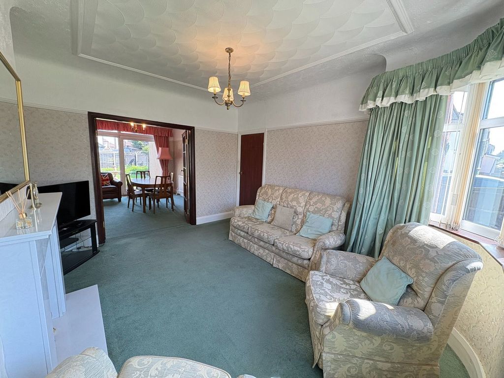 Property photo 2 of 27