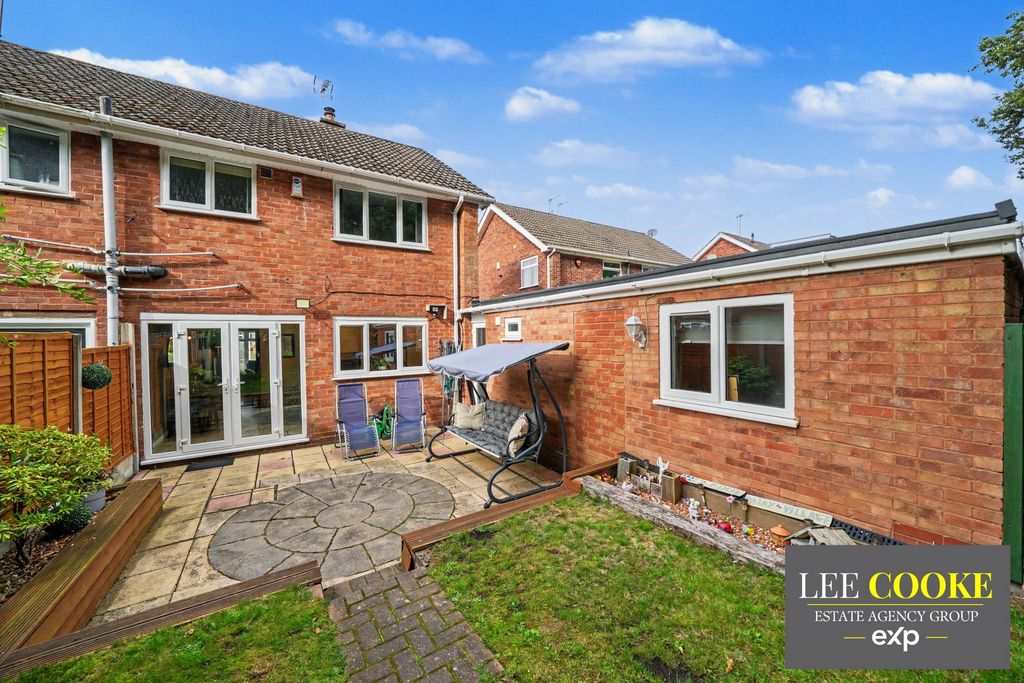Property photo 2 of 40
