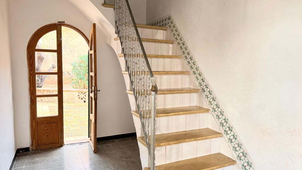 Property photo 2 of 28 002.Jpeg