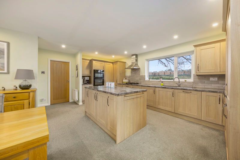 Property photo 1 of 33 Kitchen Diner