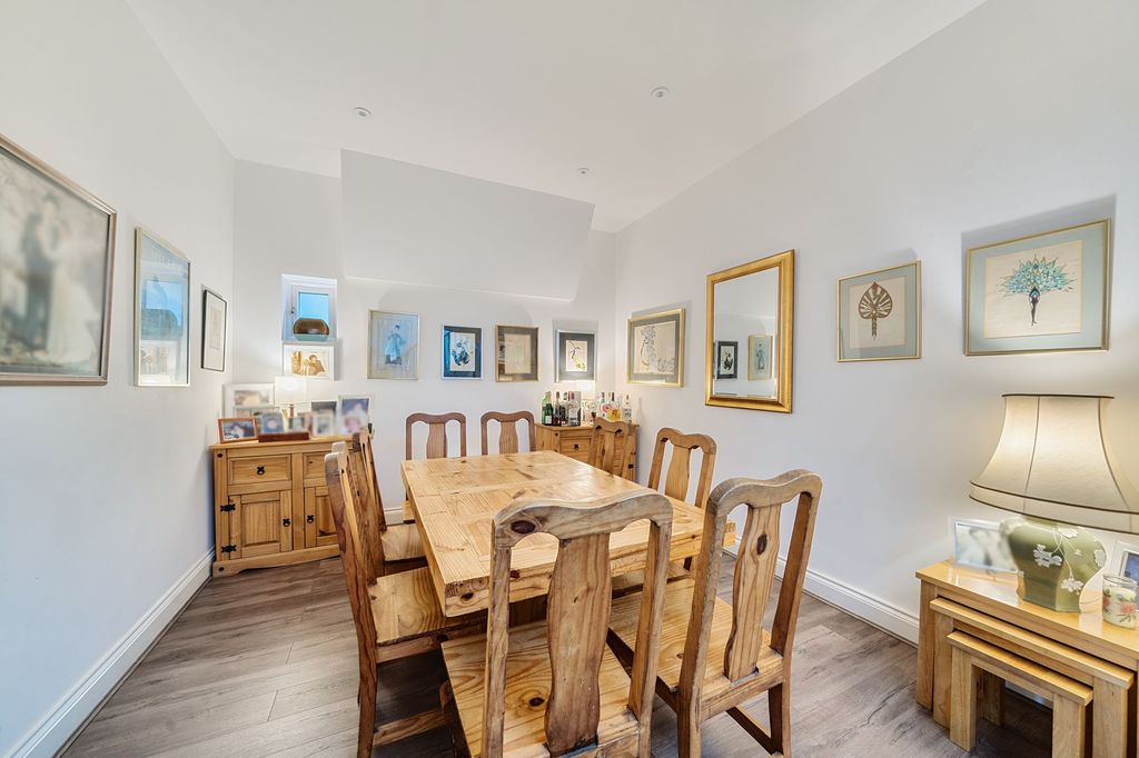 Property photo 2 of 22 Dining Area