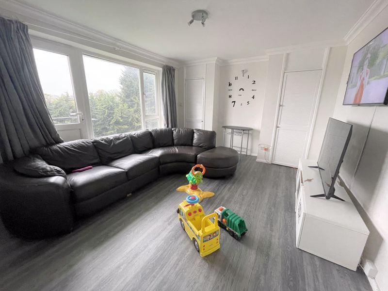 Property photo 3 of 7 Photo 8