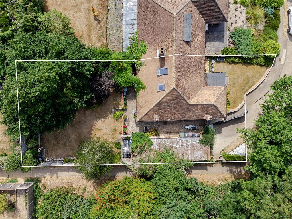 Property photo 2 of 19 27Netherway-7.Jpg