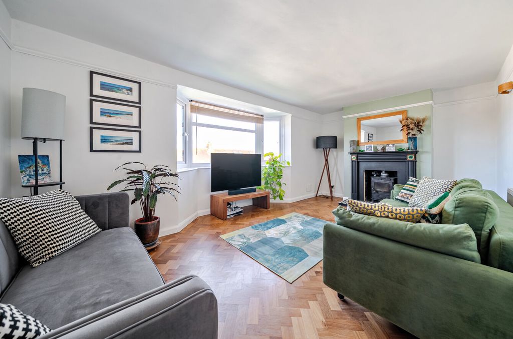 Property photo 3 of 25 1439495-14-69d62F...