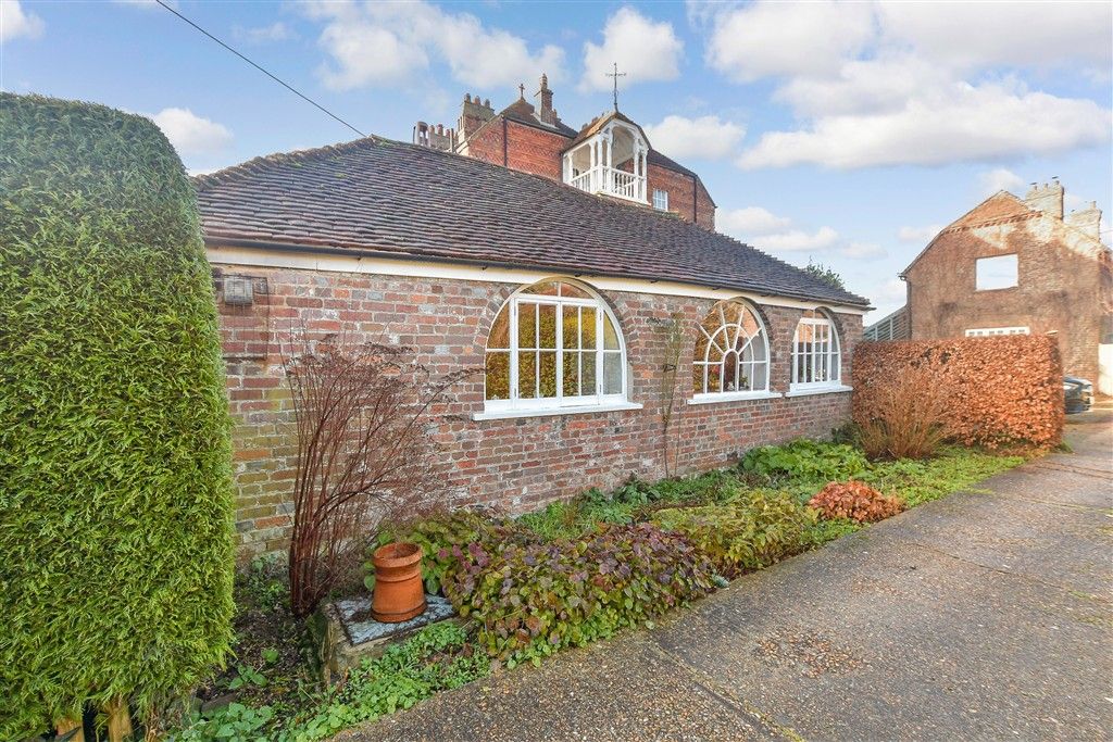 Property photo 1 of 14 Side Elevation