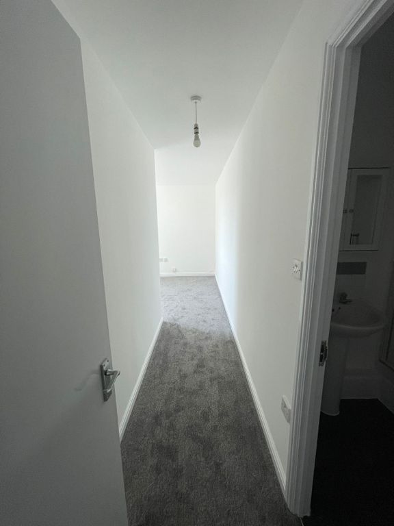 Property photo 3 of 9 Gallery