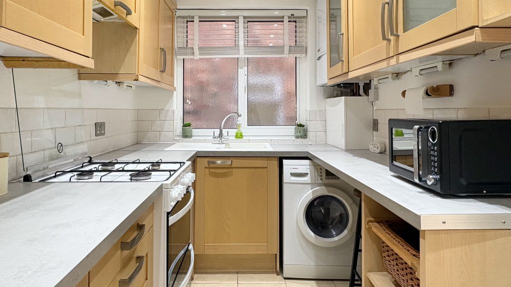 Property photo 2 of 16 Kitchen