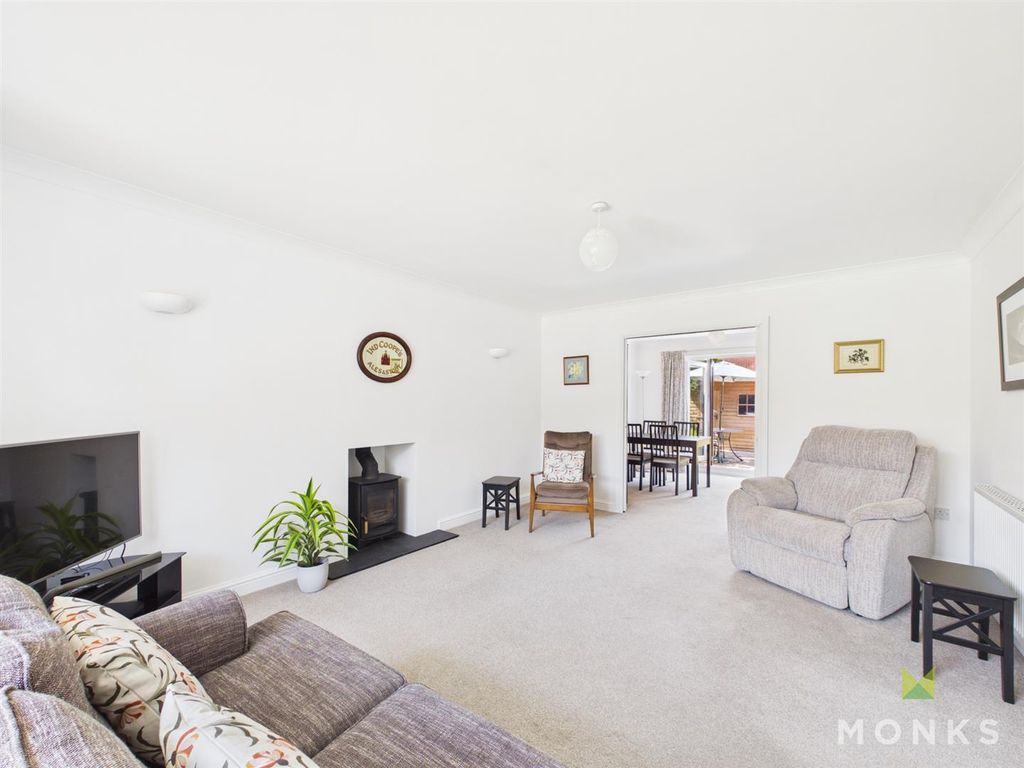 Property photo 2 of 29 Cam03644G0-Pr0049-Still029.Jpg