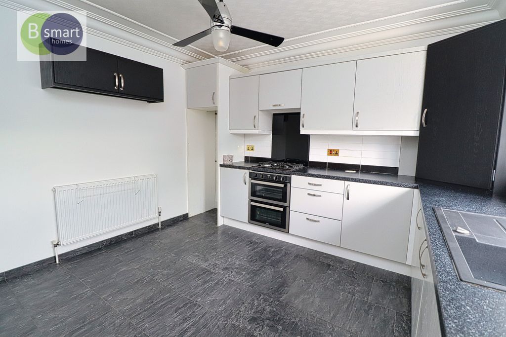 Property photo 3 of 14 Img_3459