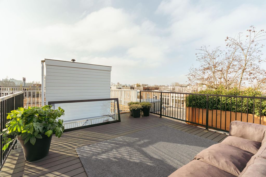 Property photo 3 of 46