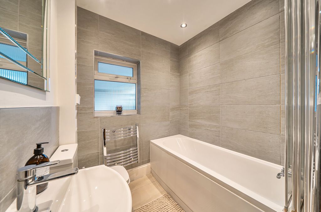 Property photo 3 of 16 1394255-2-6964F6E...