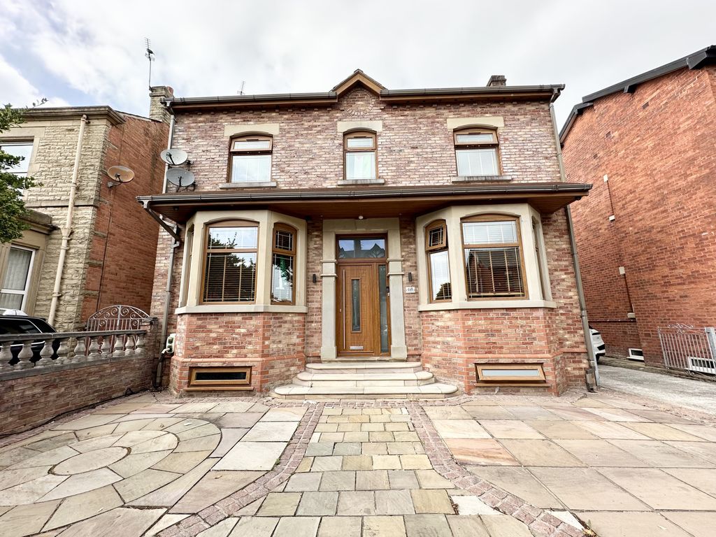 Property photo 2 of 30