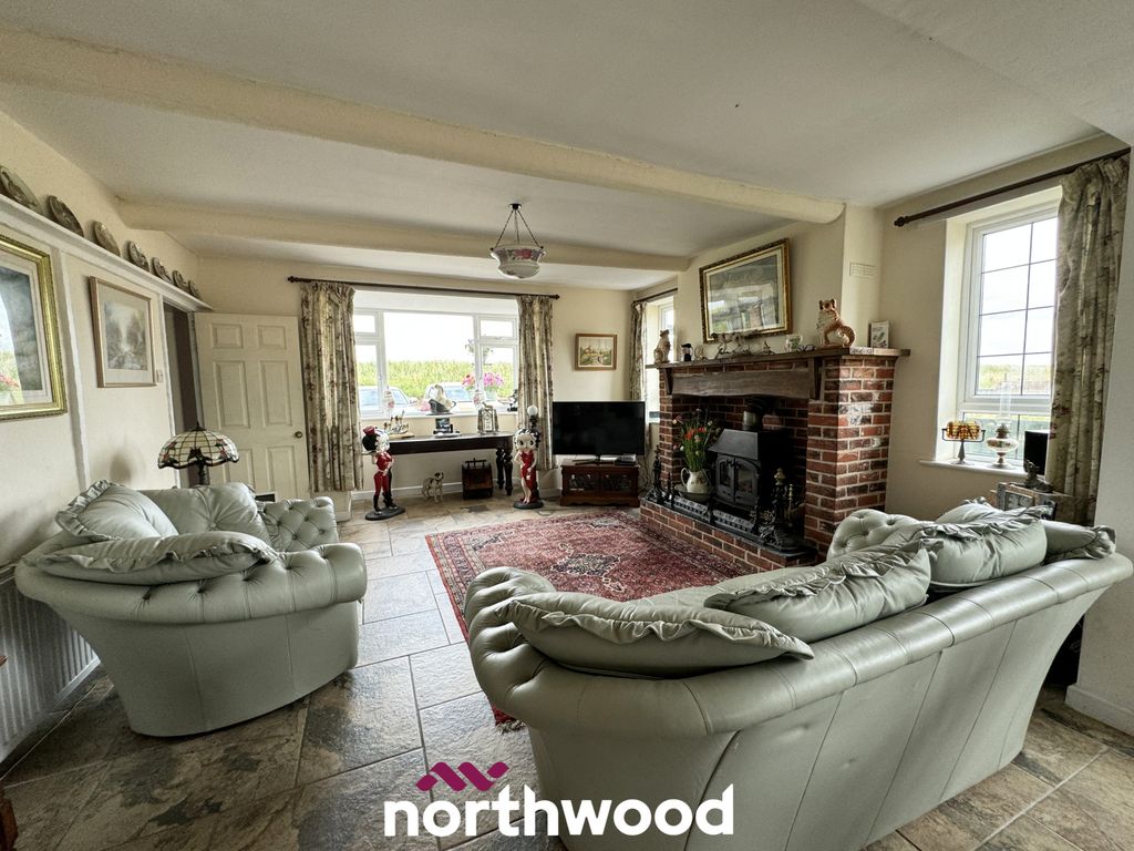 Property photo 2 of 33