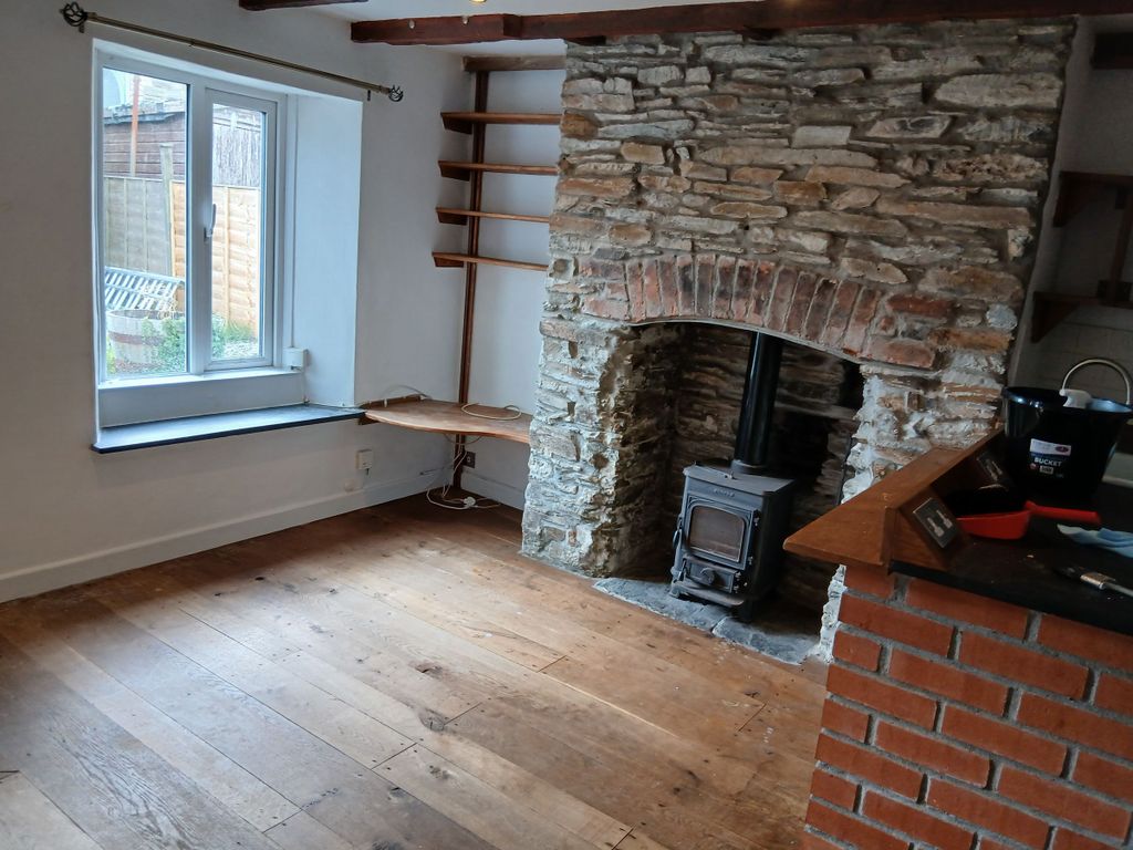 Property photo 3 of 12