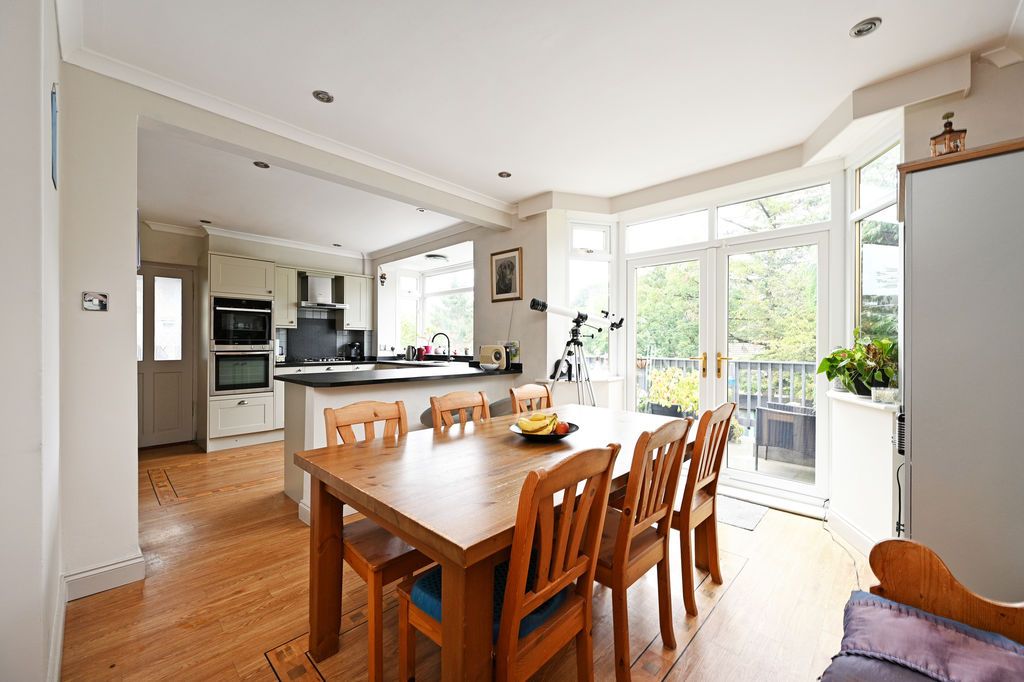 Property photo 3 of 33 Dining Kitchen
