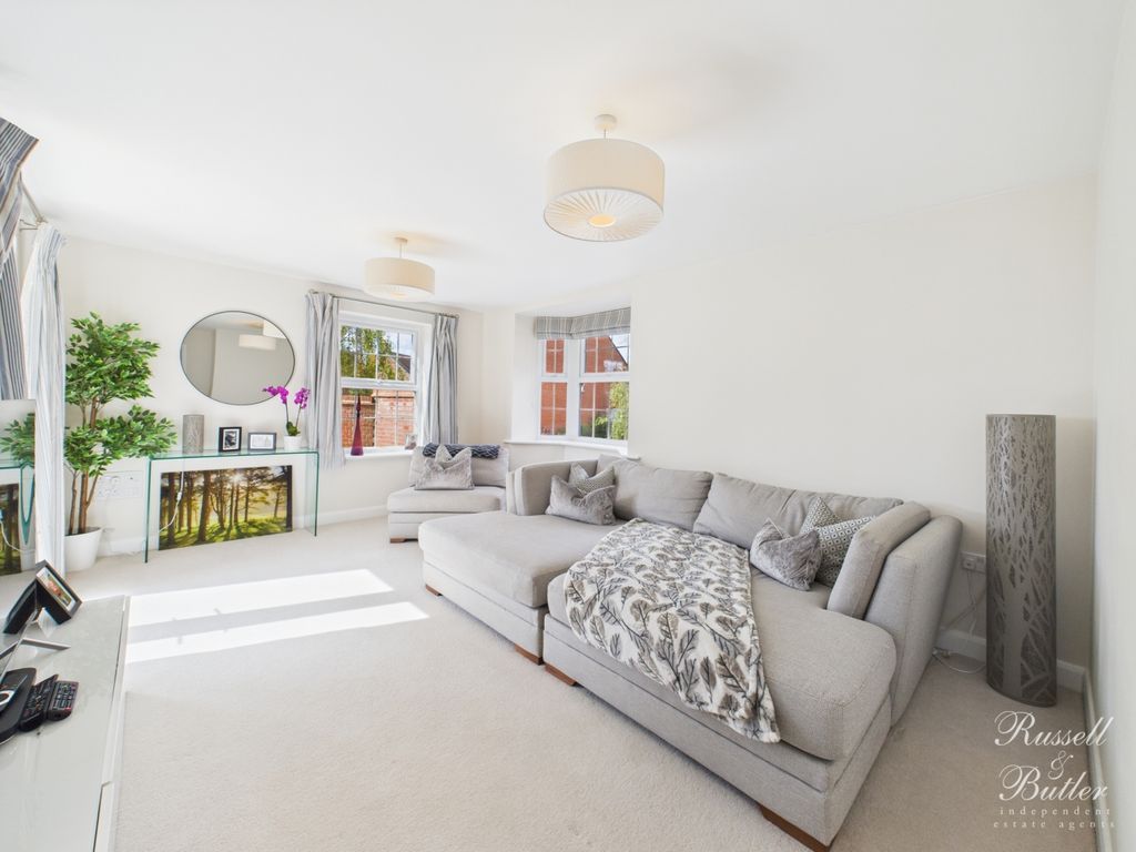 Property photo 2 of 27 Cam02127G0-Pr0333-Still001