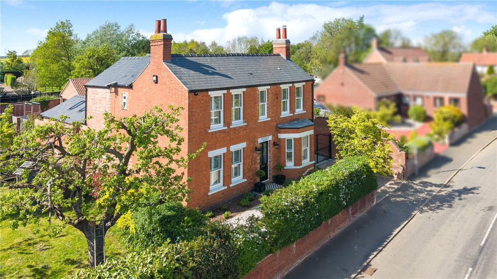 Property photo 1 of 33 Picture No. 94