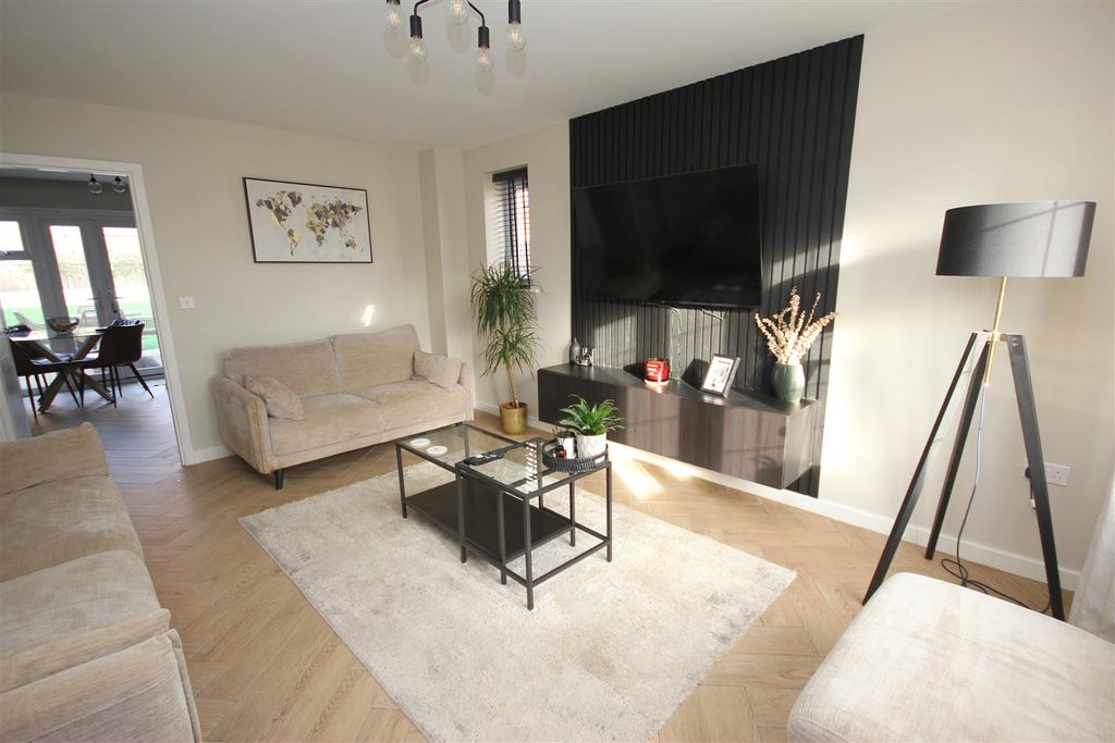 Property photo 3 of 15 Lounge 1.Jpg