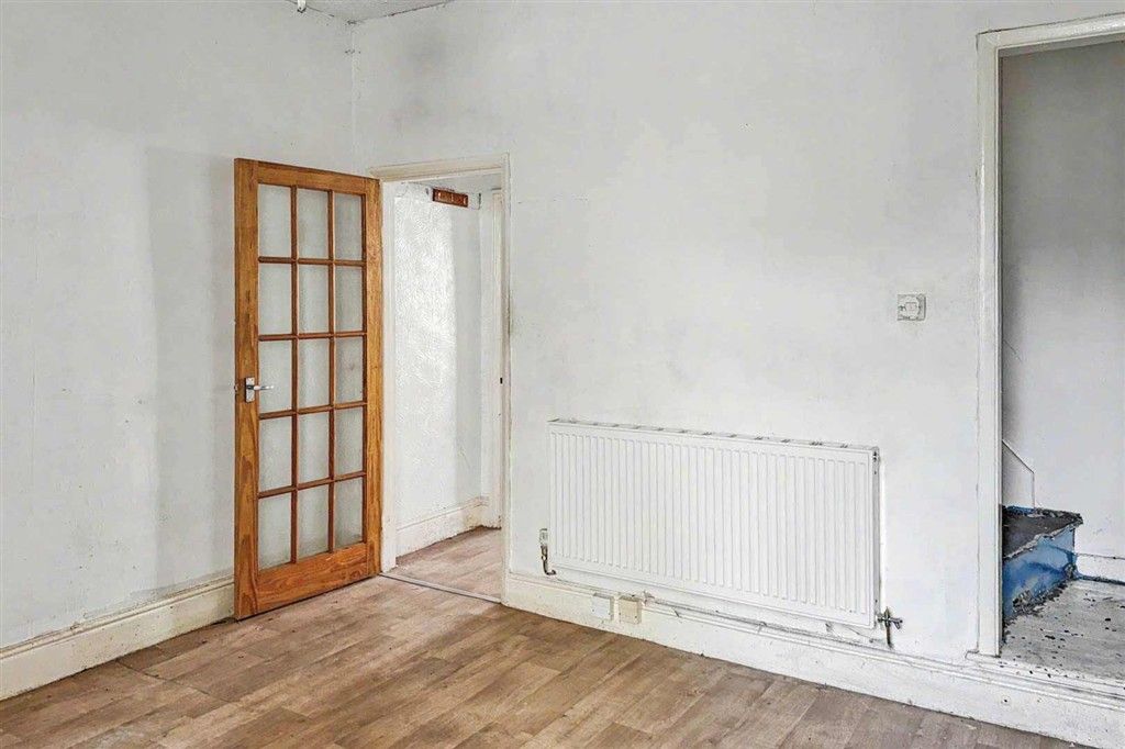 Property photo 3 of 6