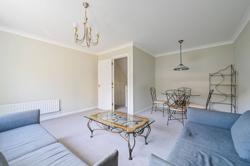 Property photo 2 of 24