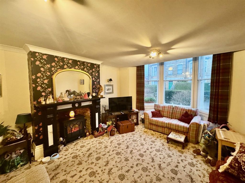 Property photo 2 of 18 Lounge 2.Jpg