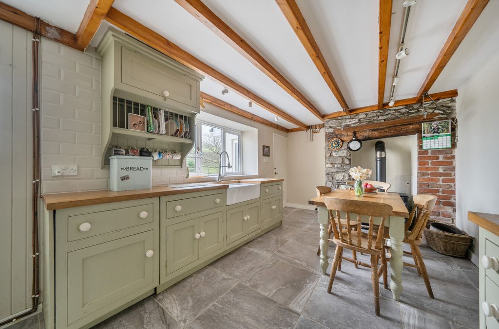 Property photo 2 of 48 -69Cbae2B039Ea-l-1418854-11-69c6De4899B8E