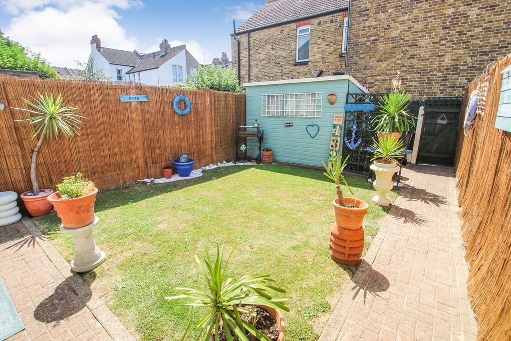 Property photo 2 of 22