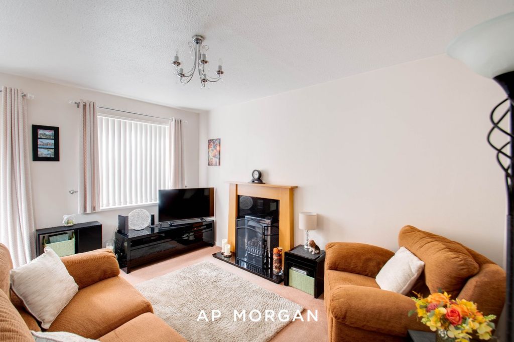 Property photo 2 of 19 Picture No. 04