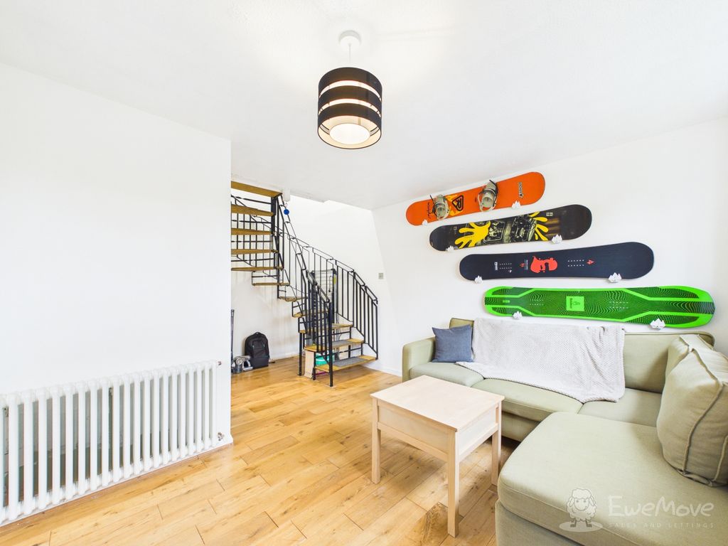 Property photo 3 of 8 Cam03624G0-Pr0221-Still006