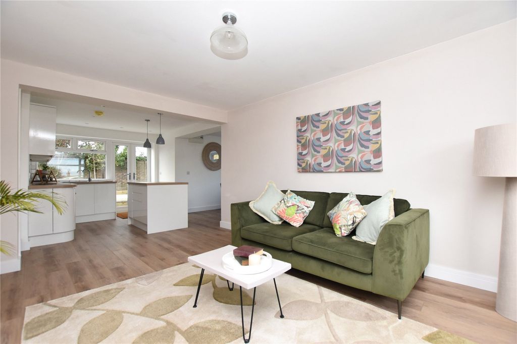 Property photo 2 of 21 Picture No. 14