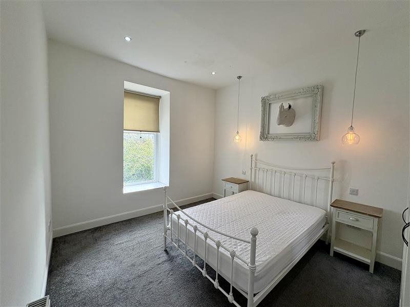 Property photo 3 of 7 Bedroom 1