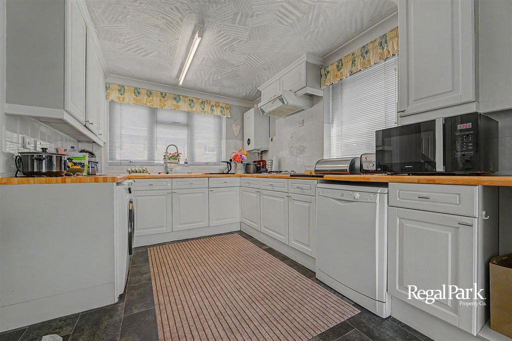 Property photo 2 of 34 Kitchen