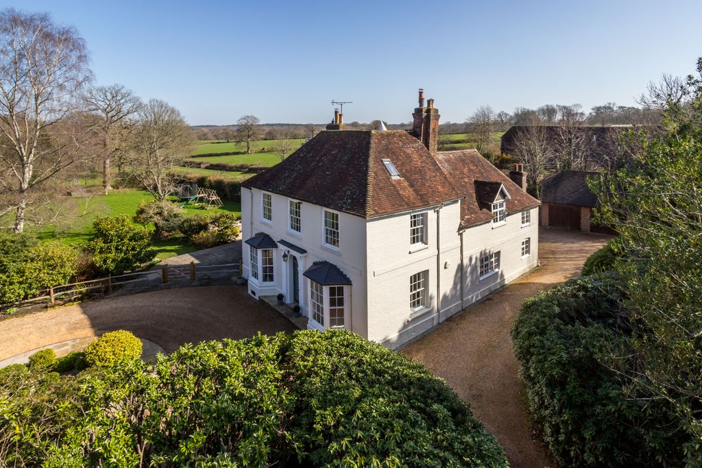 Property photo 2 of 35