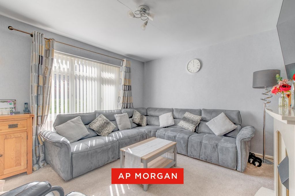 Property photo 3 of 13 Picture No. 10