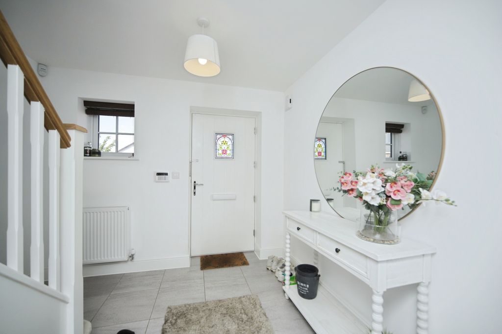 Property photo 2 of 16 Photo