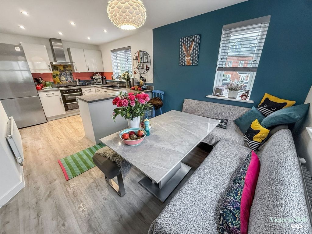 Property photo 3 of 19