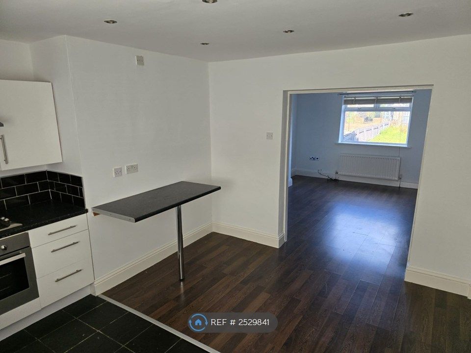 Property photo 2 of 15 Kitchen / Diner