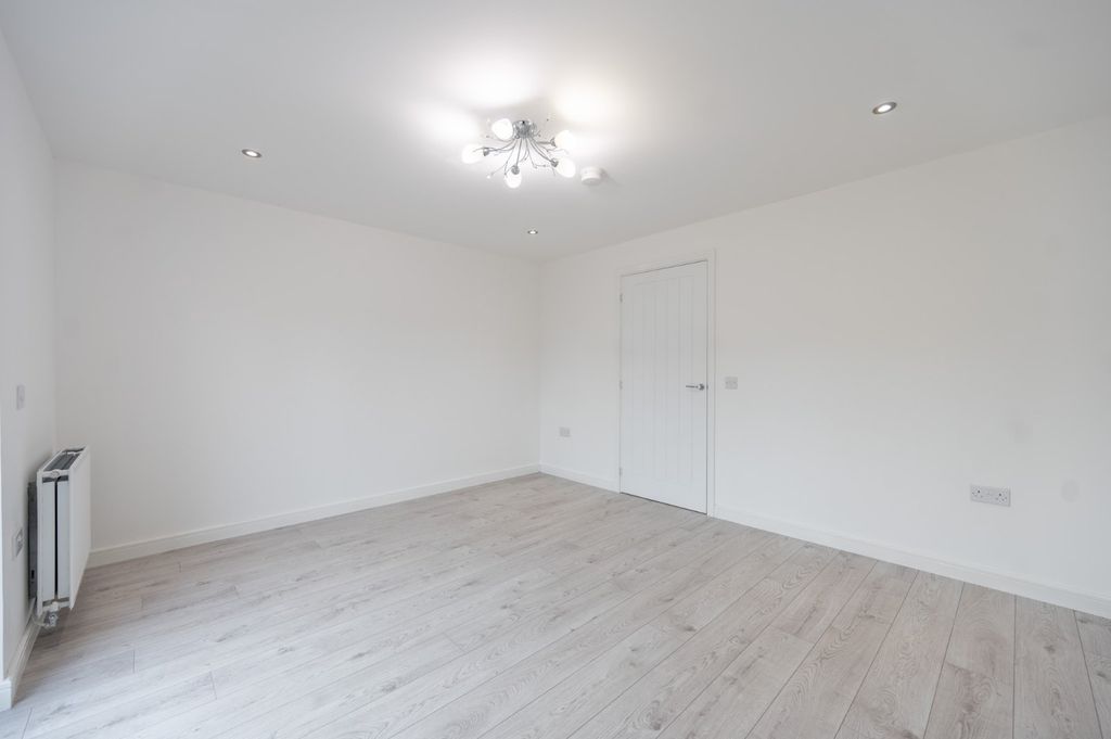 Property photo 3 of 17 Picture No. 04