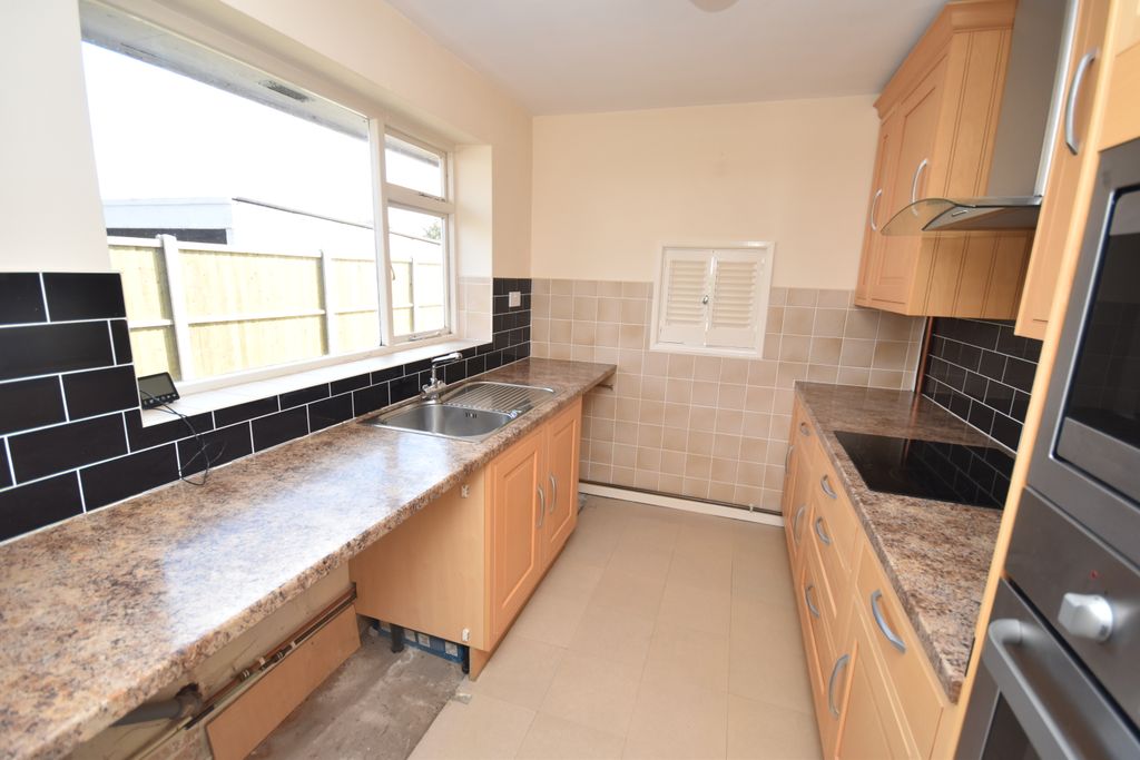 Property photo 3 of 13 Kitchen