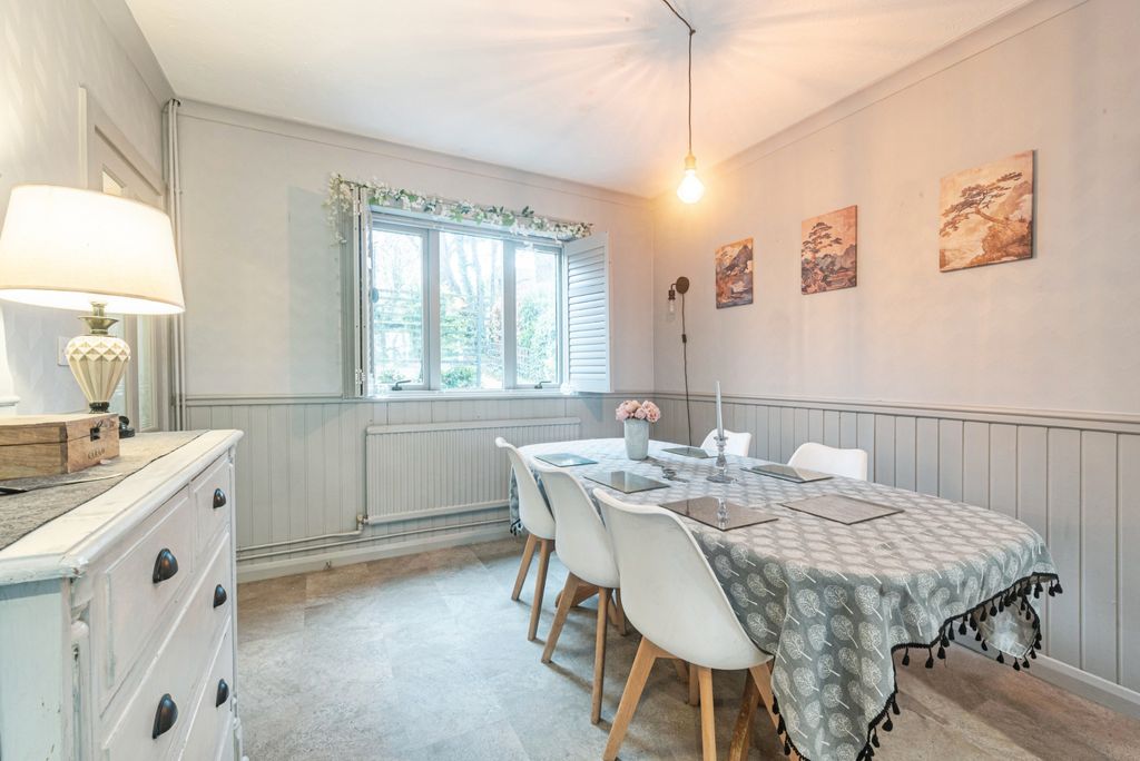 Property photo 3 of 25 Dining Room