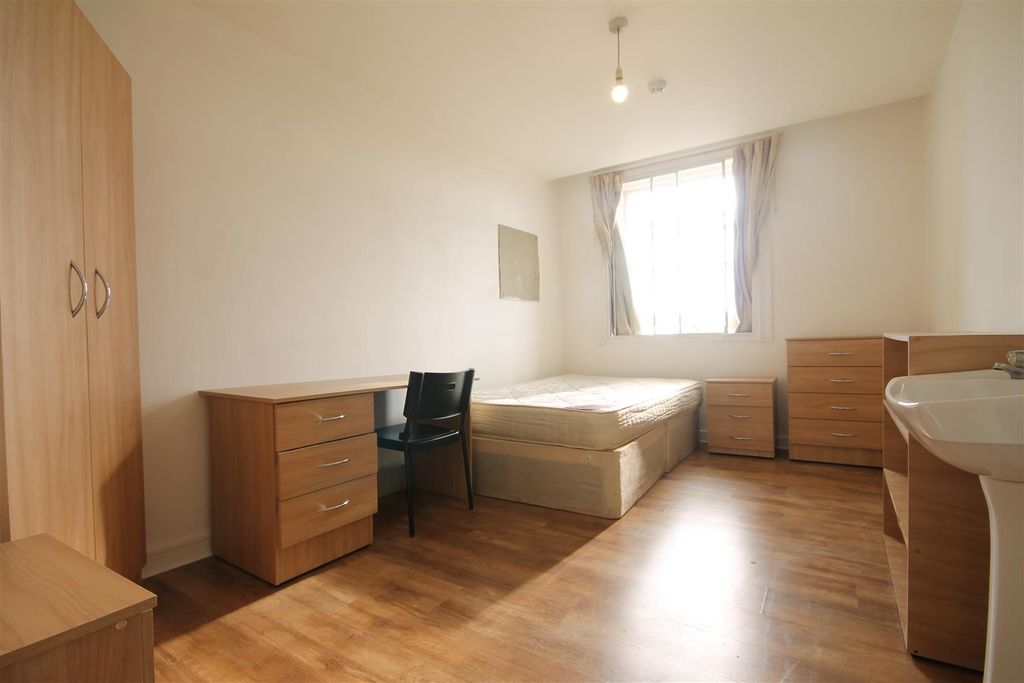 Property photo 3 of 8 20062.Jpg