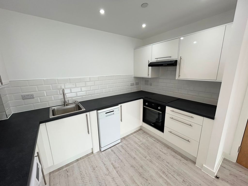 Property photo 2 of 6 Kitchen