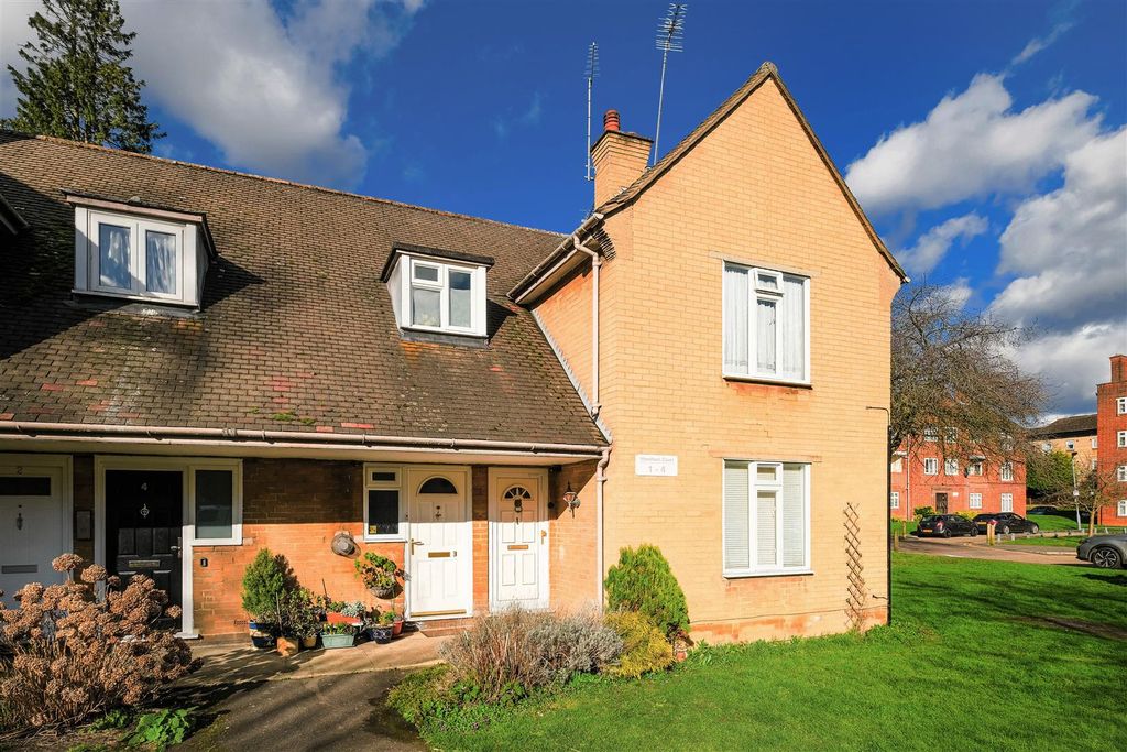 Property photo 1 of 16 3 Woodham Court-14.Jpg