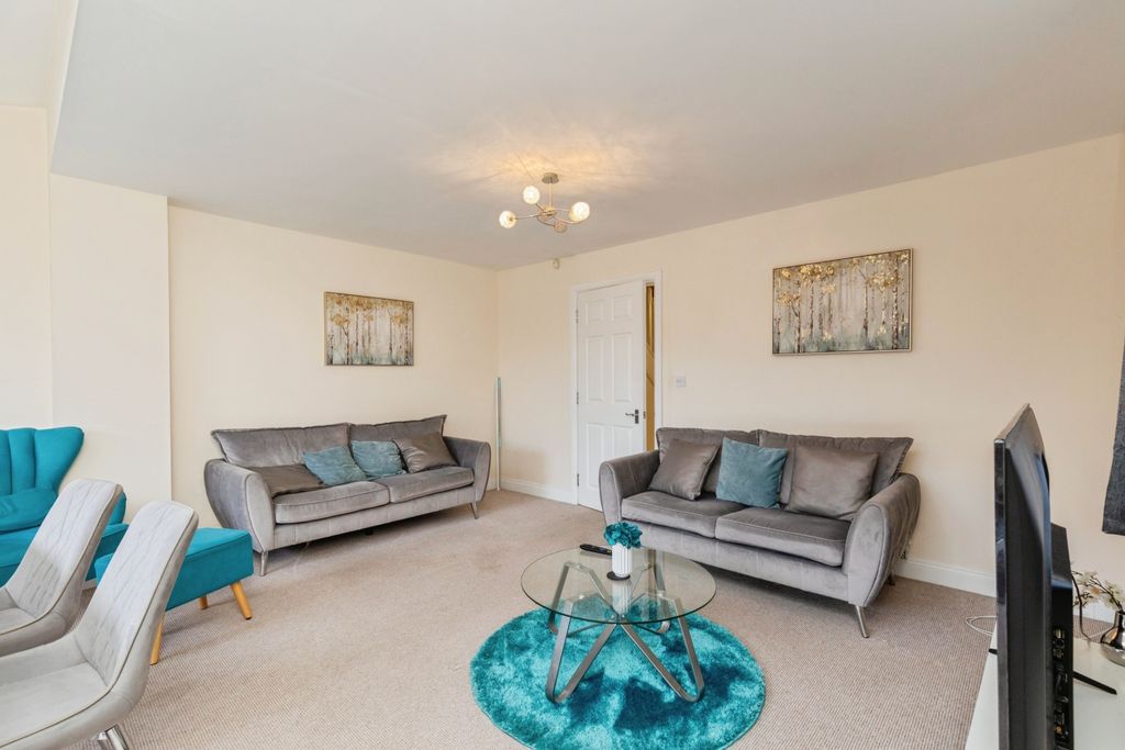 Property photo 3 of 20 Living Room