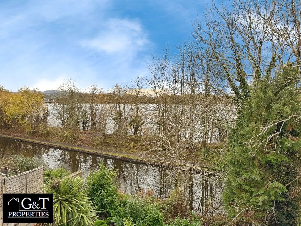 Property photo 2 of 34 Views