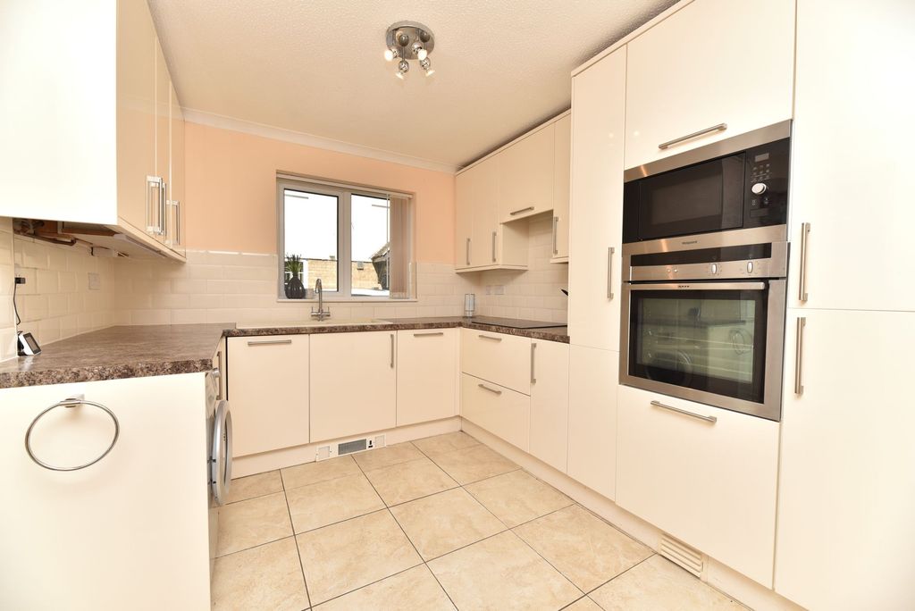 Property photo 3 of 14